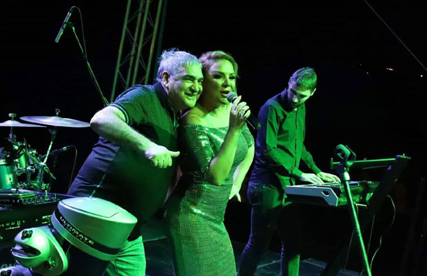 КОНЦЕРТ ПРЕД 10.000 ЉУДИ: Биља Сечивановић у Гроцкој растерала облаке
Фото/Видео